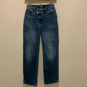 Hollister Ultra High Rise Dad Jean 24S